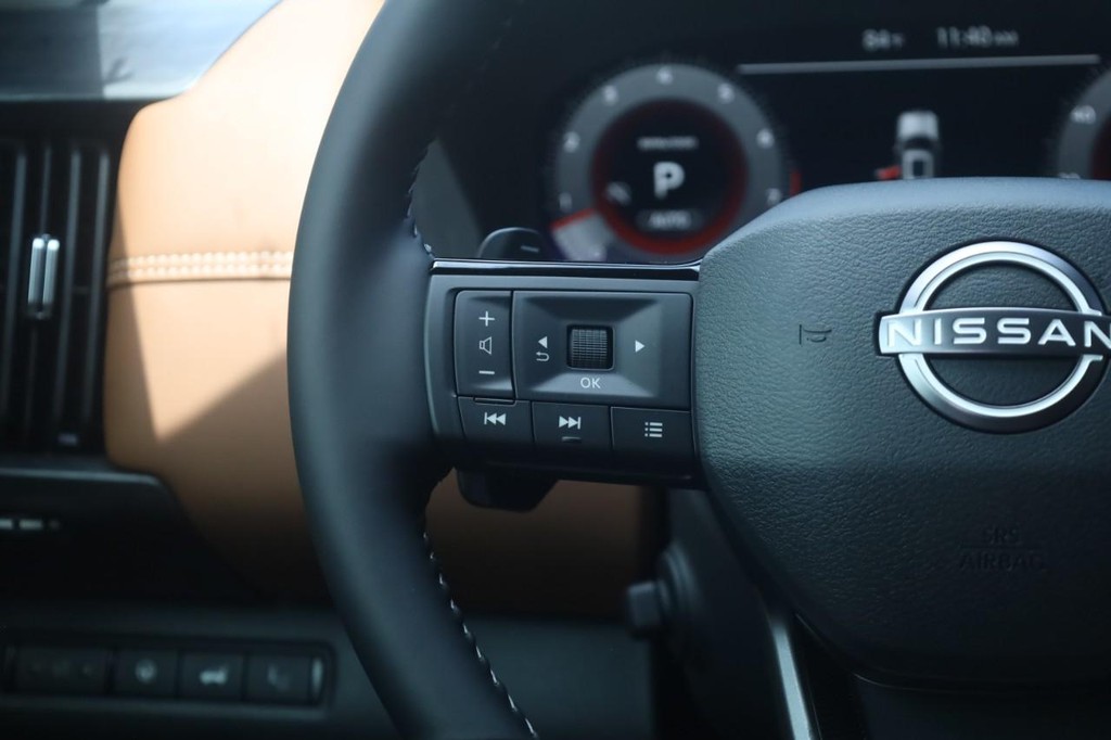 Nissan Pathfinder Vehicle Image 10