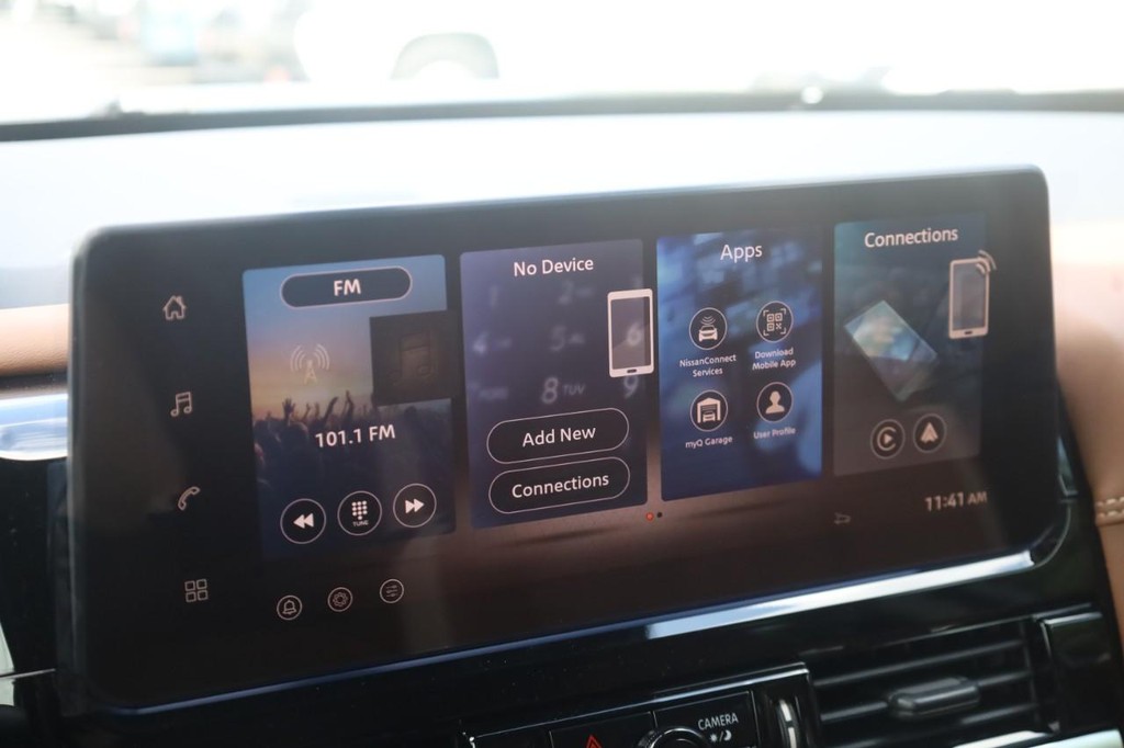 Nissan Pathfinder Vehicle Image 15