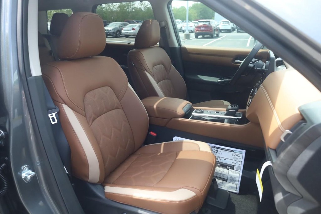 Nissan Pathfinder Vehicle Image 22