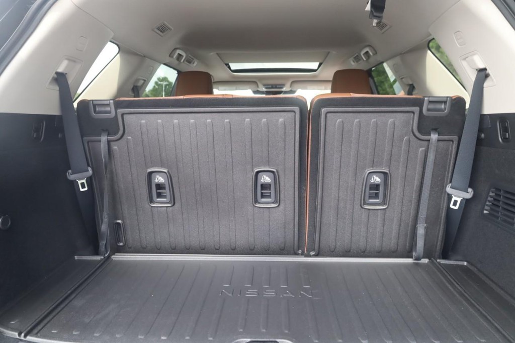 Nissan Pathfinder Vehicle Image 25