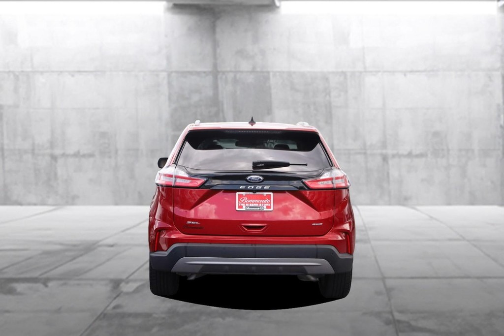 Ford Edge Vehicle Full-screen Gallery Image 06