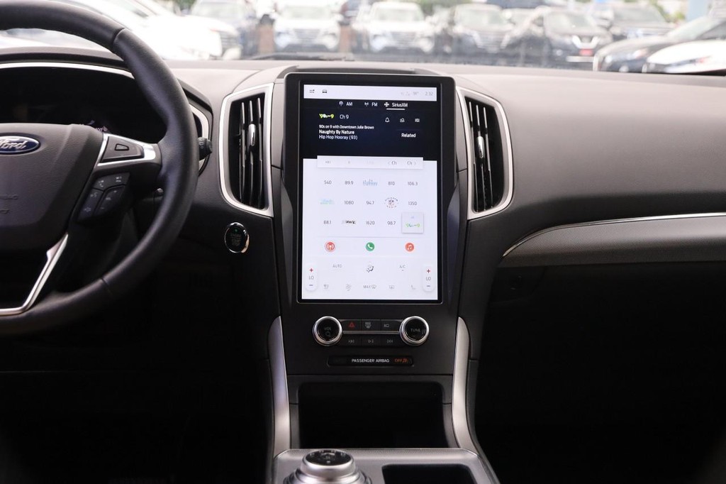 Ford Edge Vehicle Full-screen Gallery Image 25