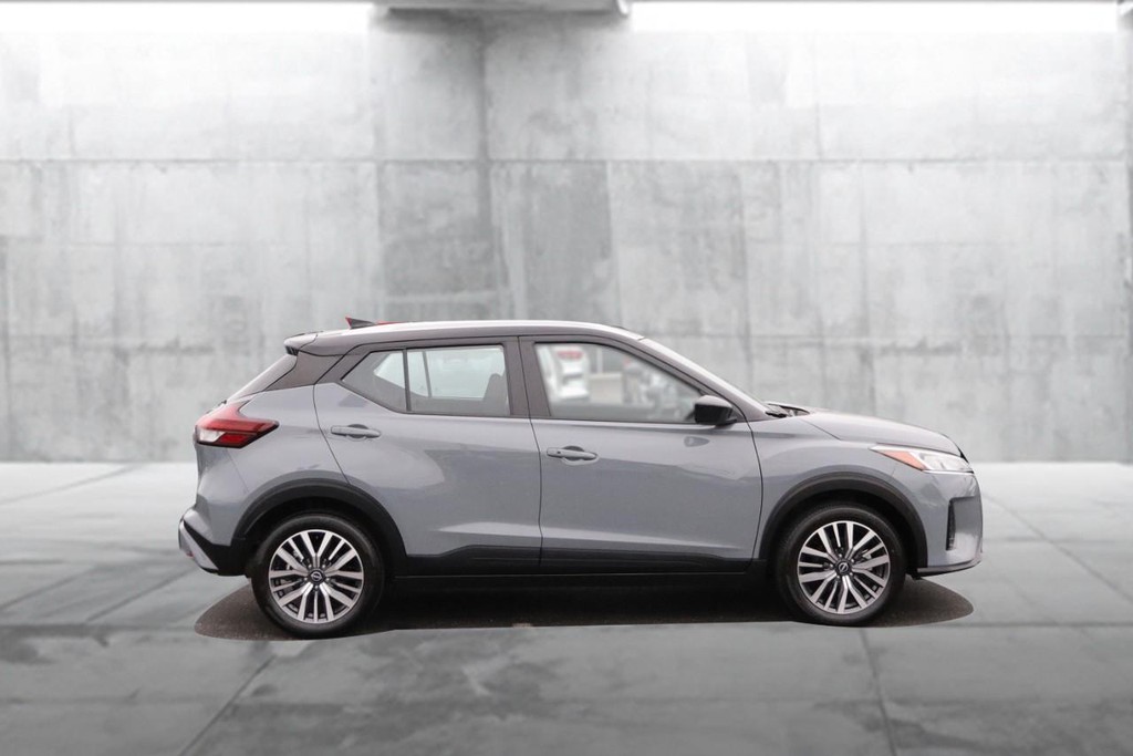 Nissan Kicks Vehicle Full-screen Gallery Image 5