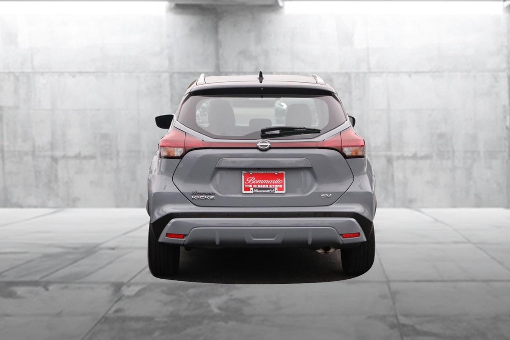 Nissan Kicks Vehicle Full-screen Gallery Image 6