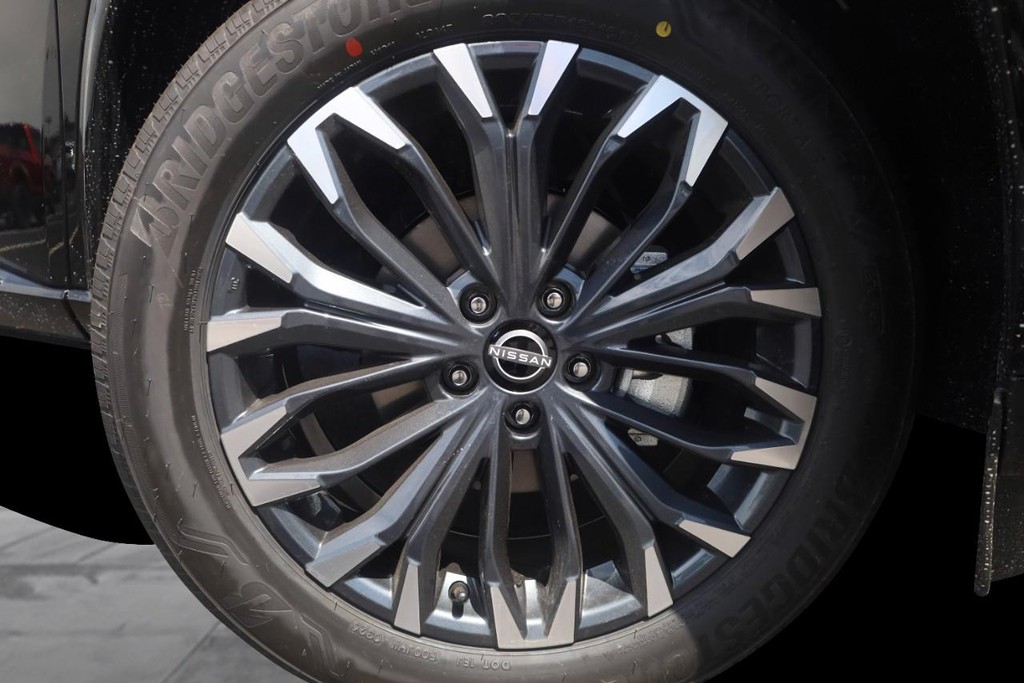 Nissan Rogue Vehicle Image 03