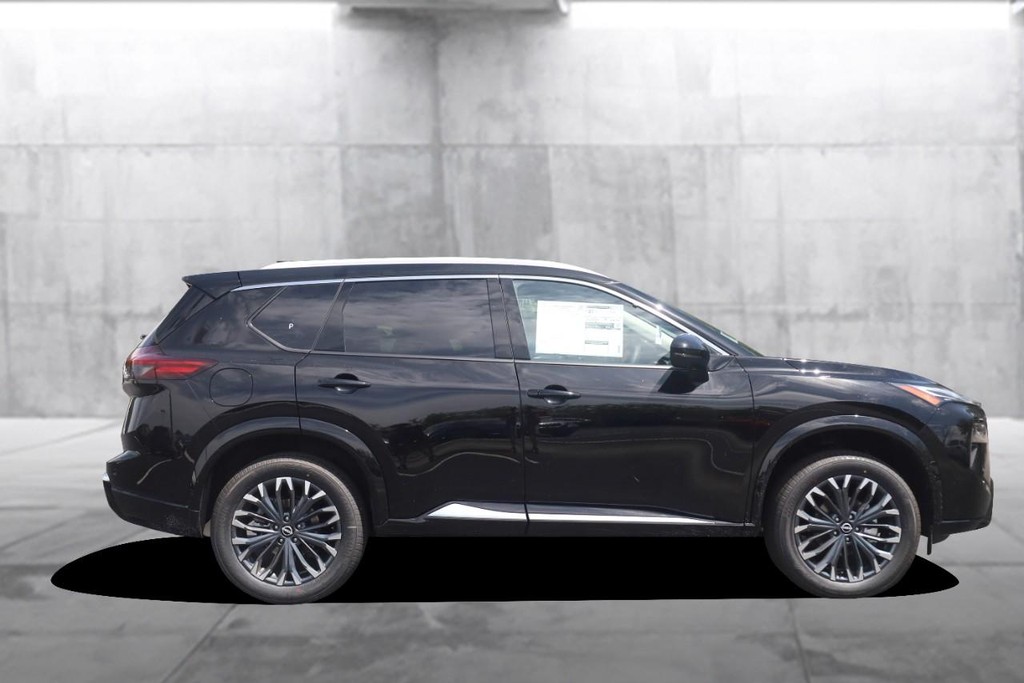 Nissan Rogue Vehicle Image 05