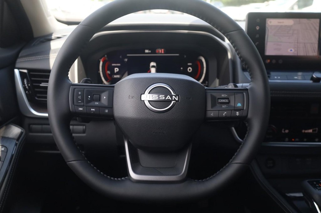 Nissan Rogue Vehicle Image 08