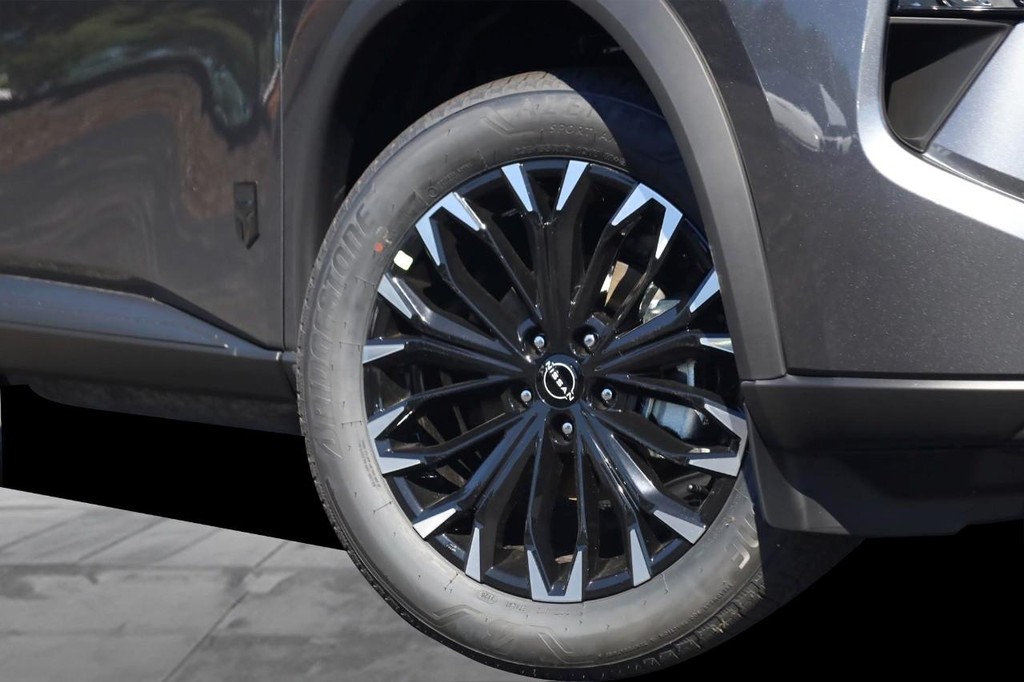 Nissan Rogue Vehicle Image 03