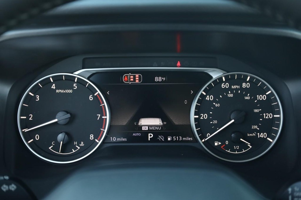 Nissan Rogue Vehicle Image 10