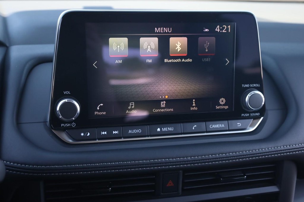 Nissan Rogue Vehicle Image 11