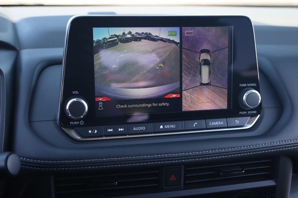 Nissan Rogue Vehicle Image 12