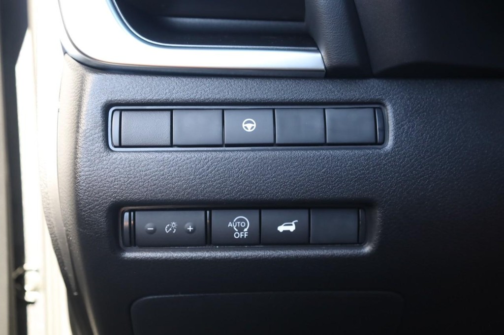 Nissan Rogue Vehicle Image 18