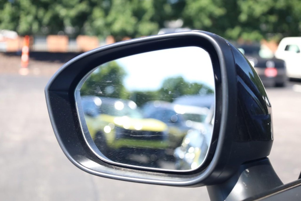 Nissan Rogue Vehicle Image 19