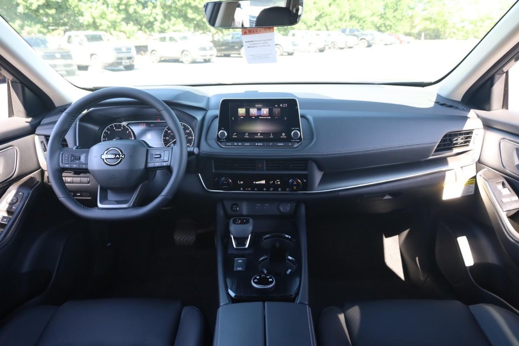Nissan Rogue Vehicle Image 21
