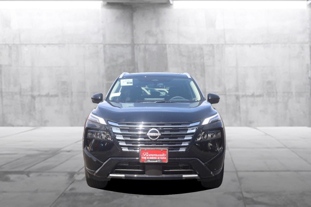 Nissan Rogue Vehicle Image 04