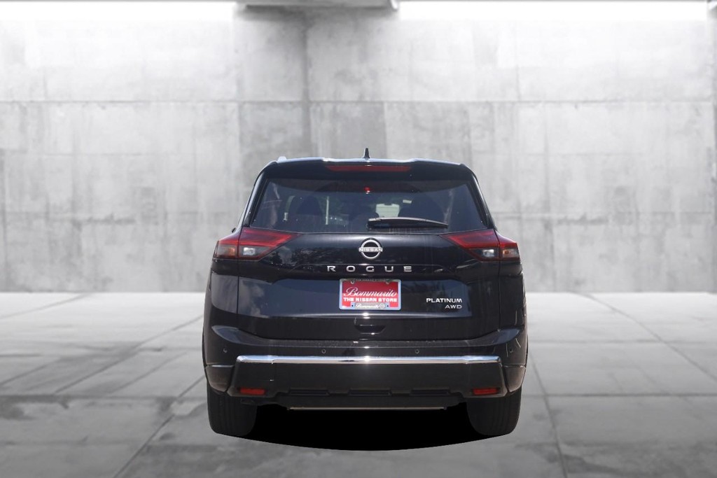 Nissan Rogue Vehicle Image 06