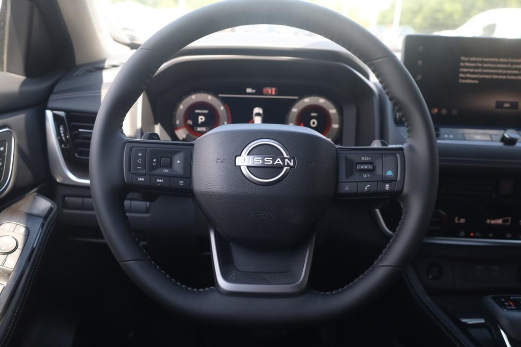 Nissan Rogue Vehicle Image 08