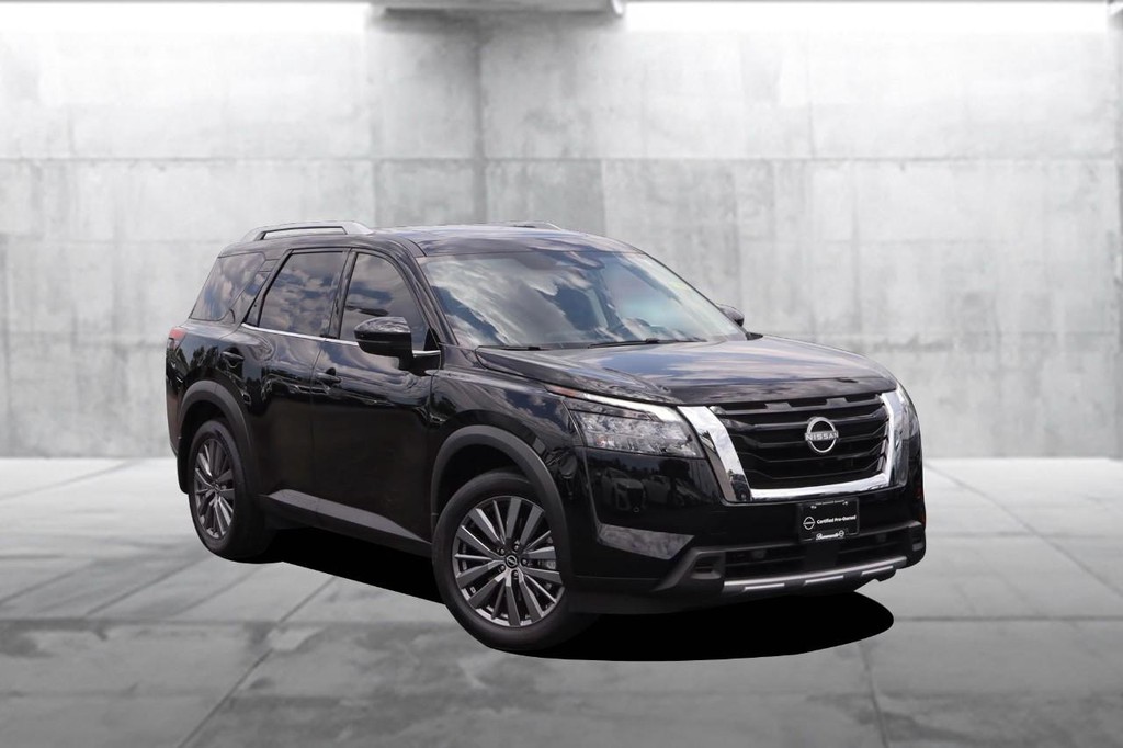 Nissan Pathfinder Vehicle Image 02