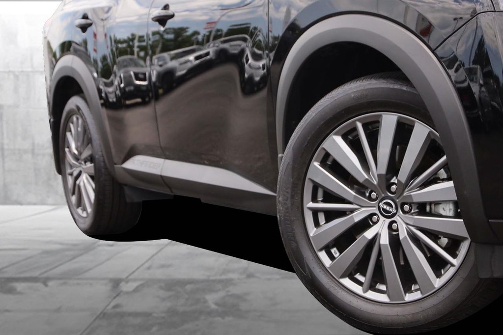 Nissan Pathfinder Vehicle Image 03