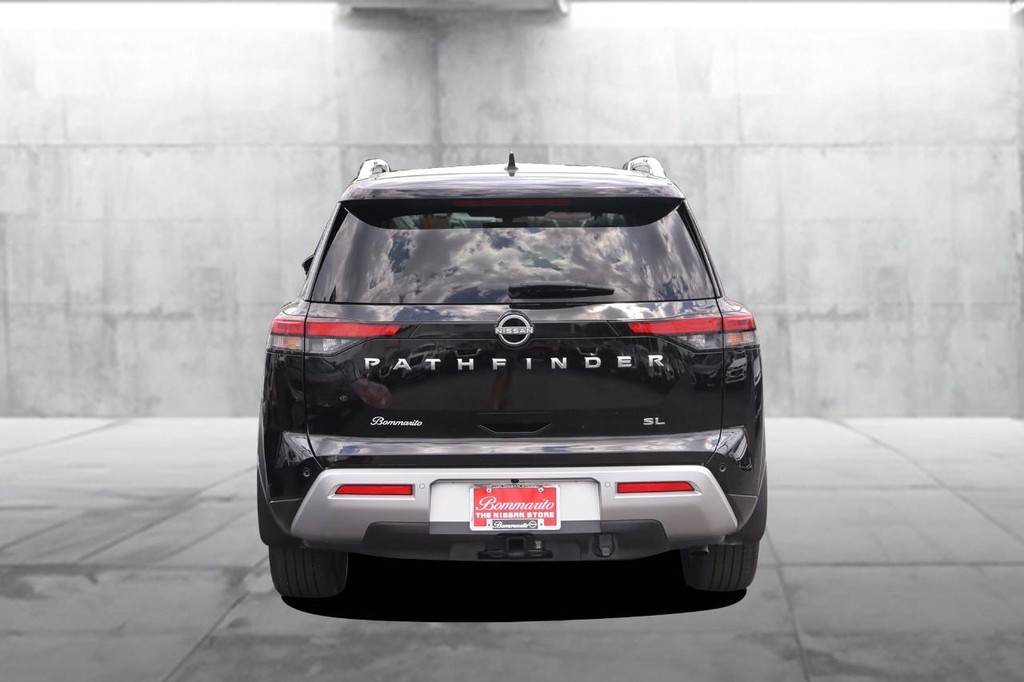 Nissan Pathfinder Vehicle Image 06
