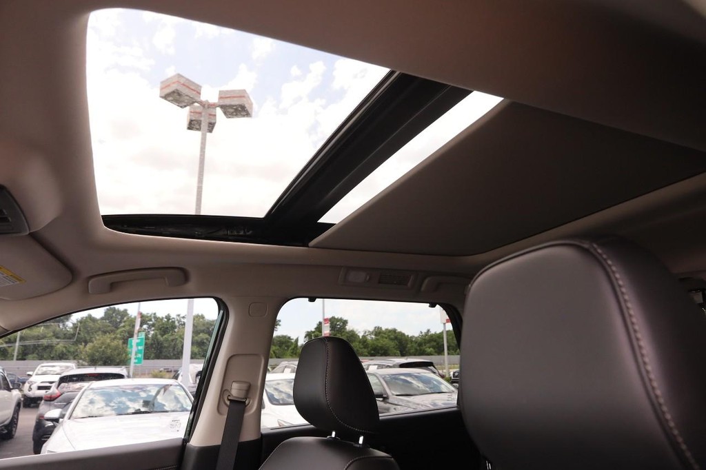 Nissan Pathfinder Vehicle Image 09