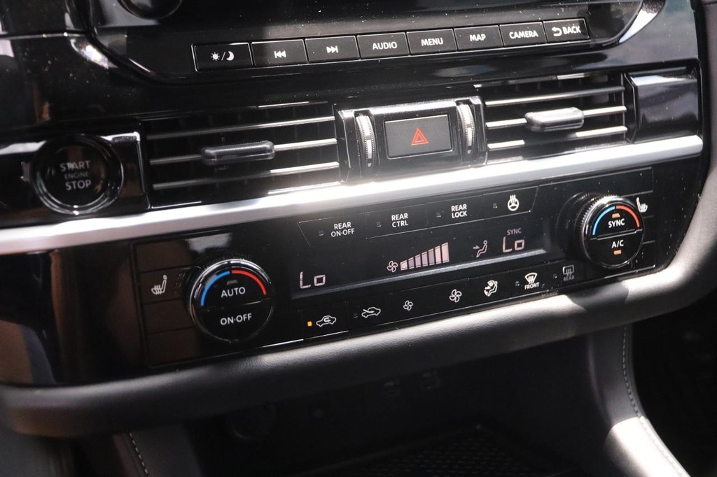 Nissan Pathfinder Vehicle Image 20