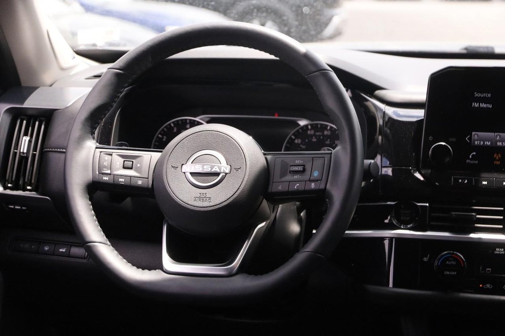 Nissan Pathfinder Vehicle Image 25