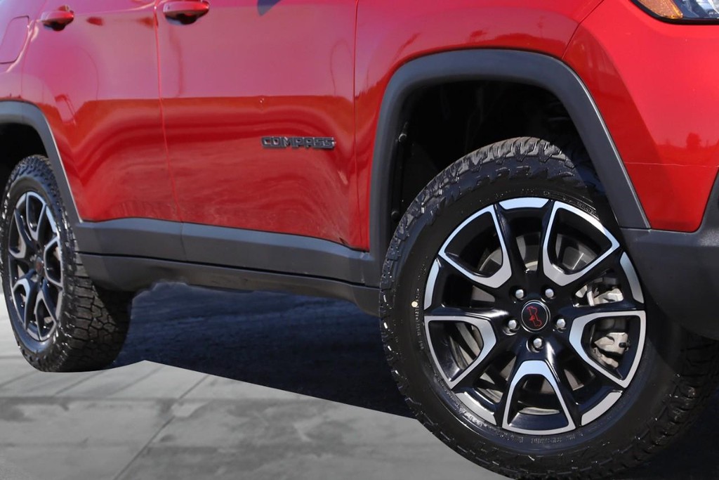 Jeep Compass Vehicle Image 03