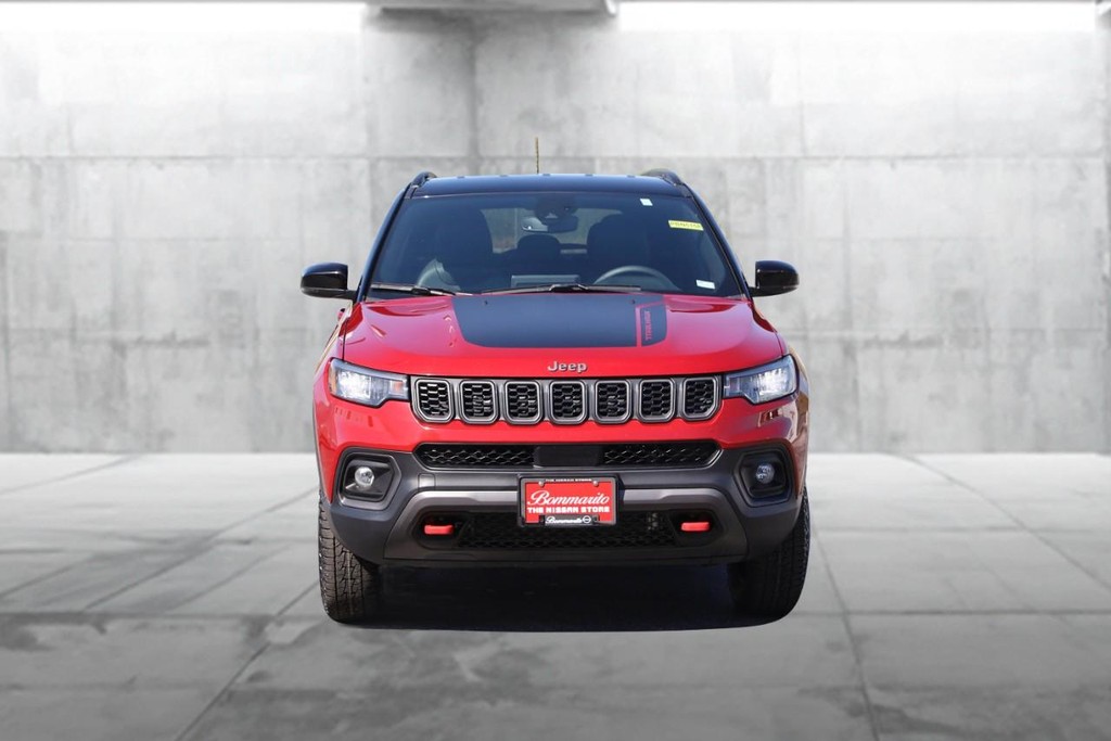 Jeep Compass Vehicle Image 04