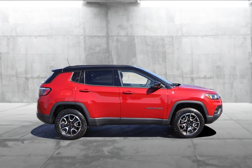 Jeep Compass Vehicle Image 05