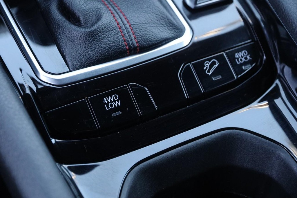 Jeep Compass Vehicle Image 18