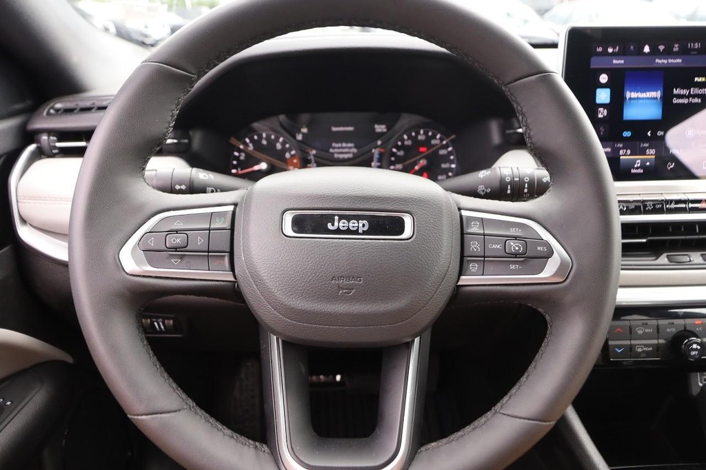 Jeep Compass Vehicle Image 10