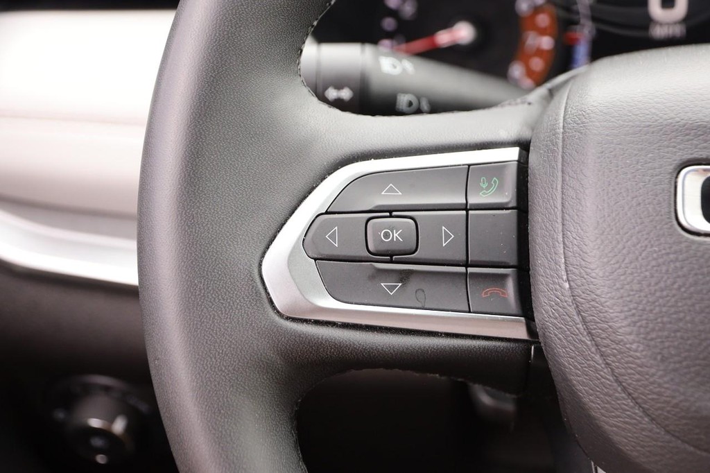 Jeep Compass Vehicle Image 11