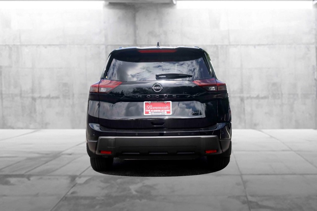 Nissan Rogue Vehicle Image 06