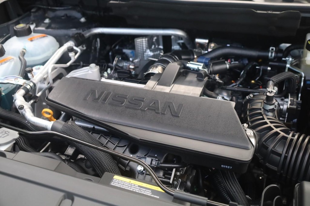 Nissan Rogue Vehicle Image 25
