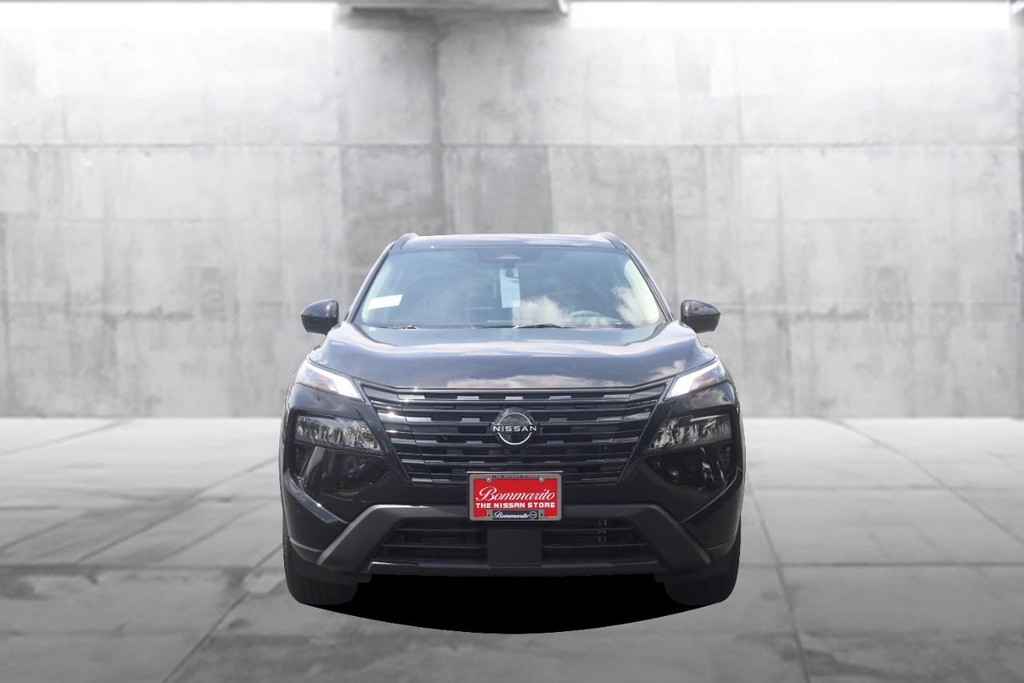 Nissan Rogue Vehicle Image 04