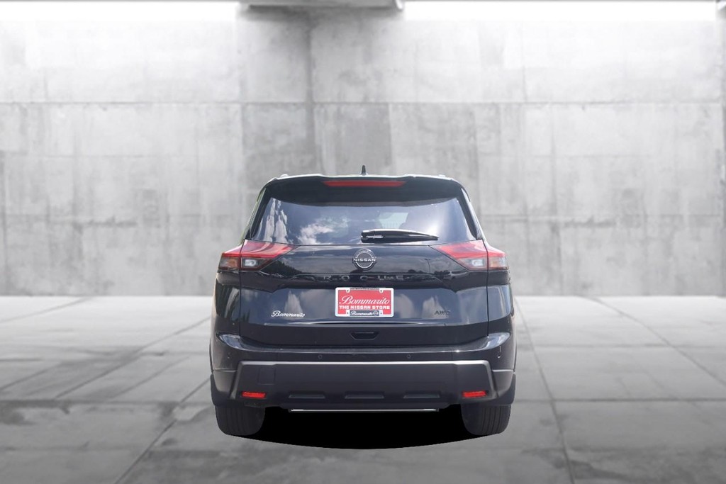 Nissan Rogue Vehicle Image 06