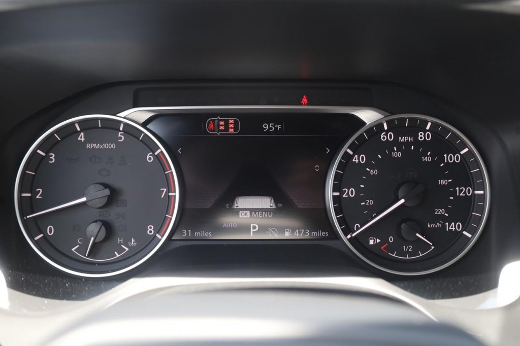 Nissan Rogue Vehicle Image 13