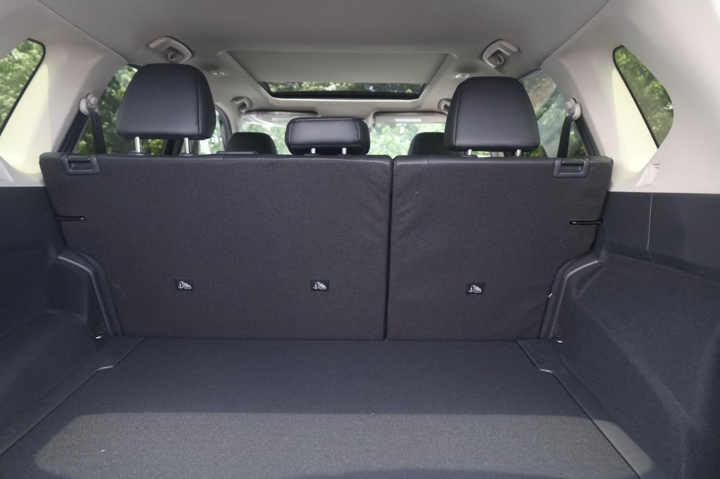 Nissan Rogue Vehicle Image 24