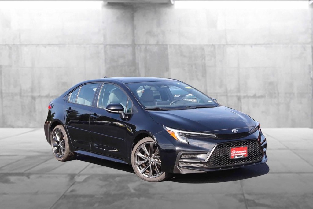 Toyota Corolla Vehicle Image 02