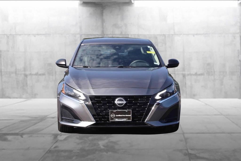 Nissan Altima Vehicle Image 04