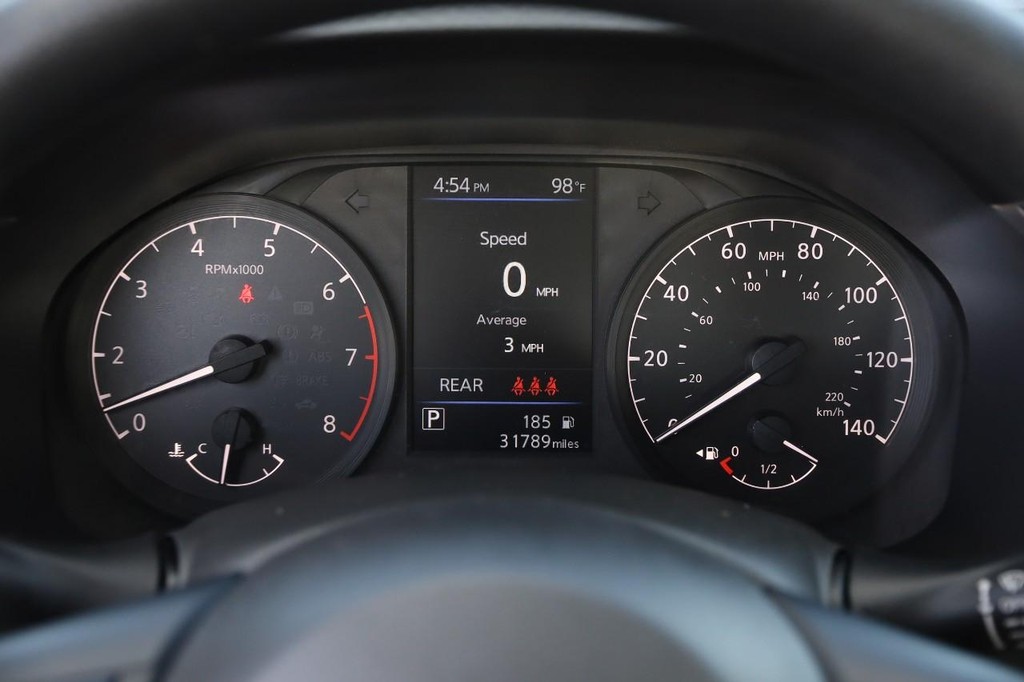 Nissan Altima Vehicle Image 13