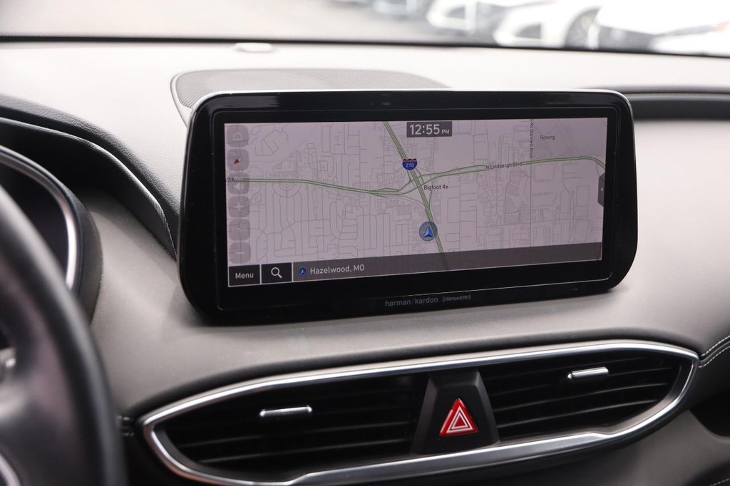 Hyundai Santa Fe Vehicle Full-screen Gallery Image 17