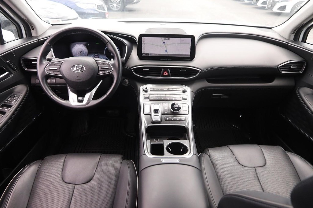 Hyundai Santa Fe Vehicle Full-screen Gallery Image 22
