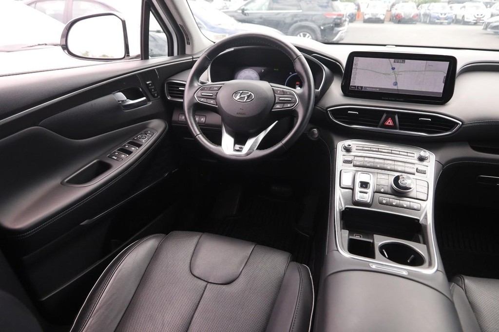 Hyundai Santa Fe Vehicle Full-screen Gallery Image 23
