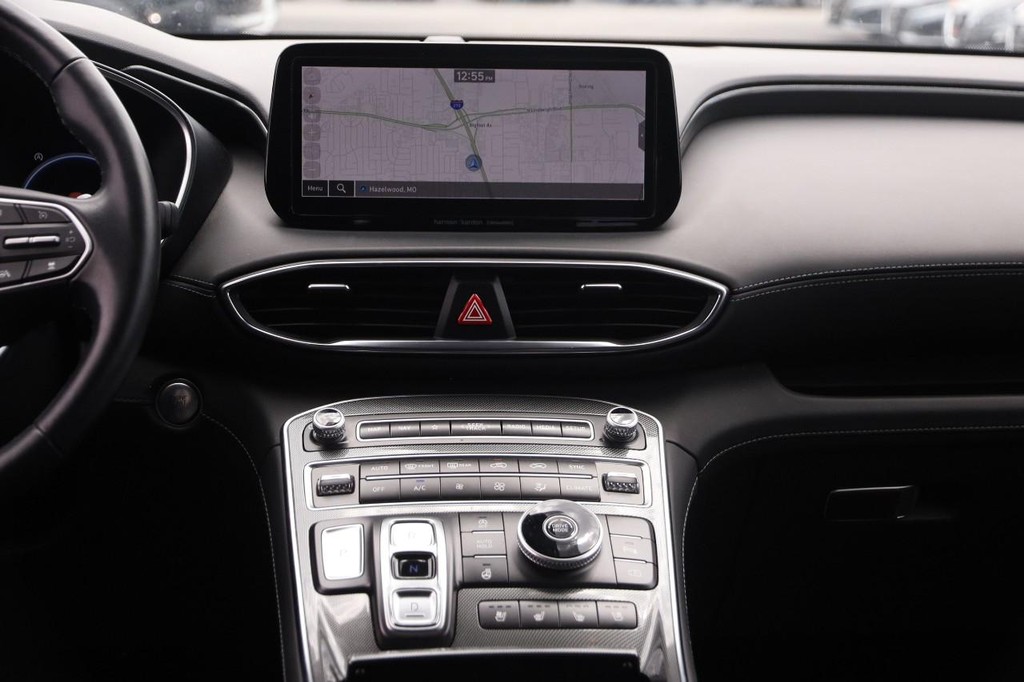 Hyundai Santa Fe Vehicle Full-screen Gallery Image 25