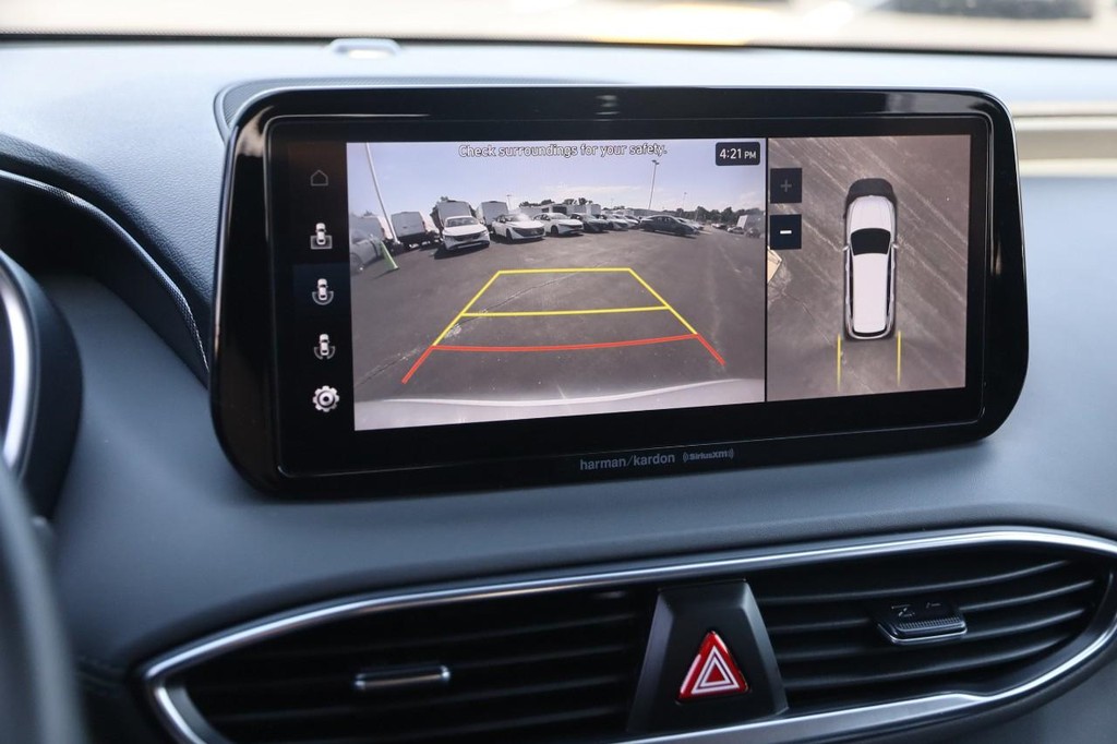 Hyundai Santa Fe Vehicle Full-screen Gallery Image 18