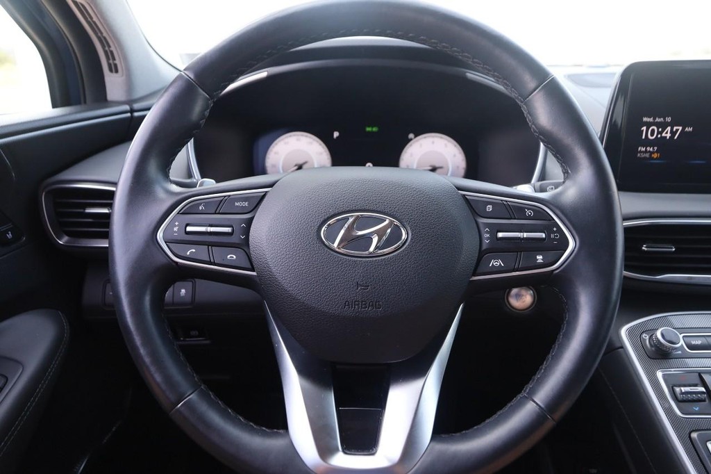 Hyundai Santa Fe Vehicle Full-screen Gallery Image 12