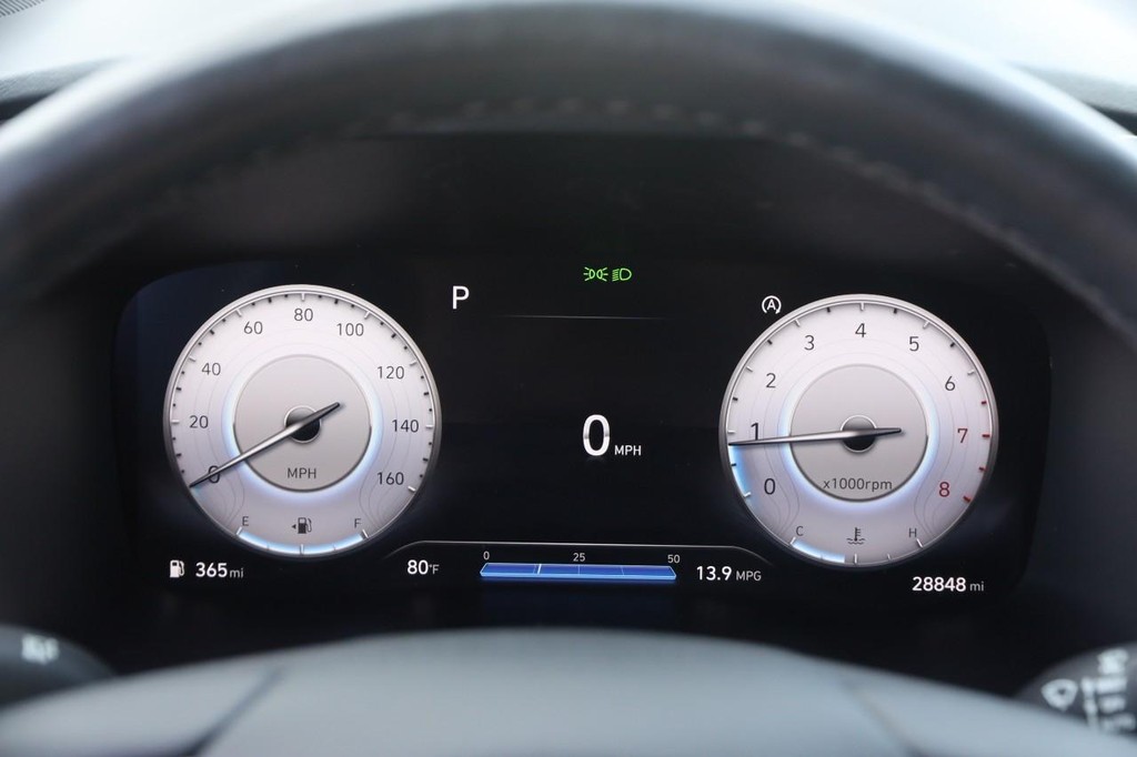 Hyundai Santa Fe Vehicle Full-screen Gallery Image 15