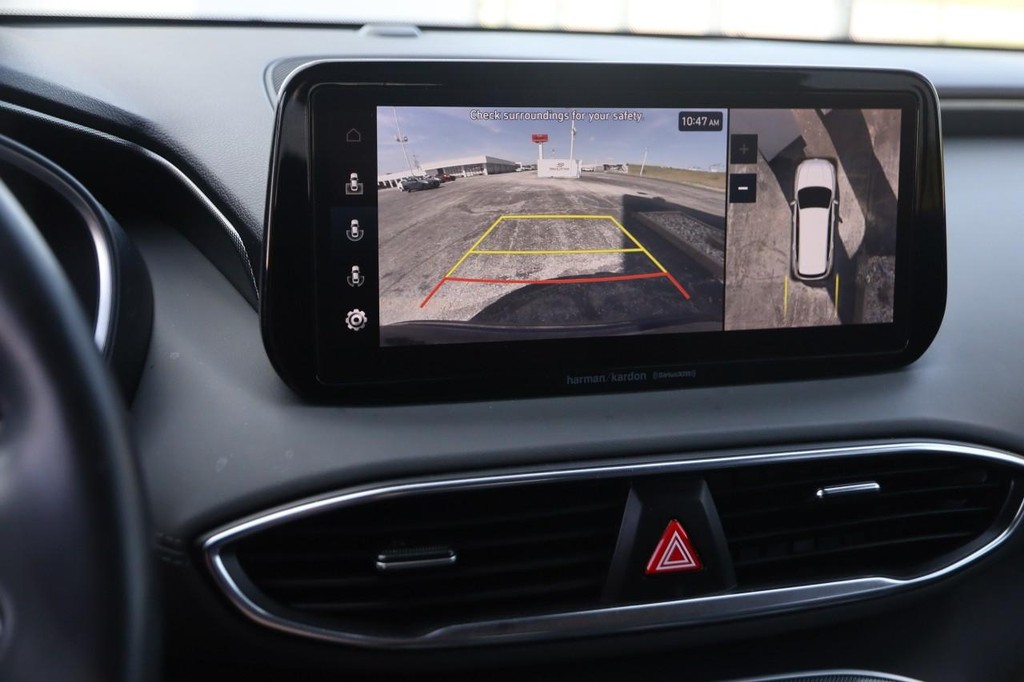 Hyundai Santa Fe Vehicle Full-screen Gallery Image 18